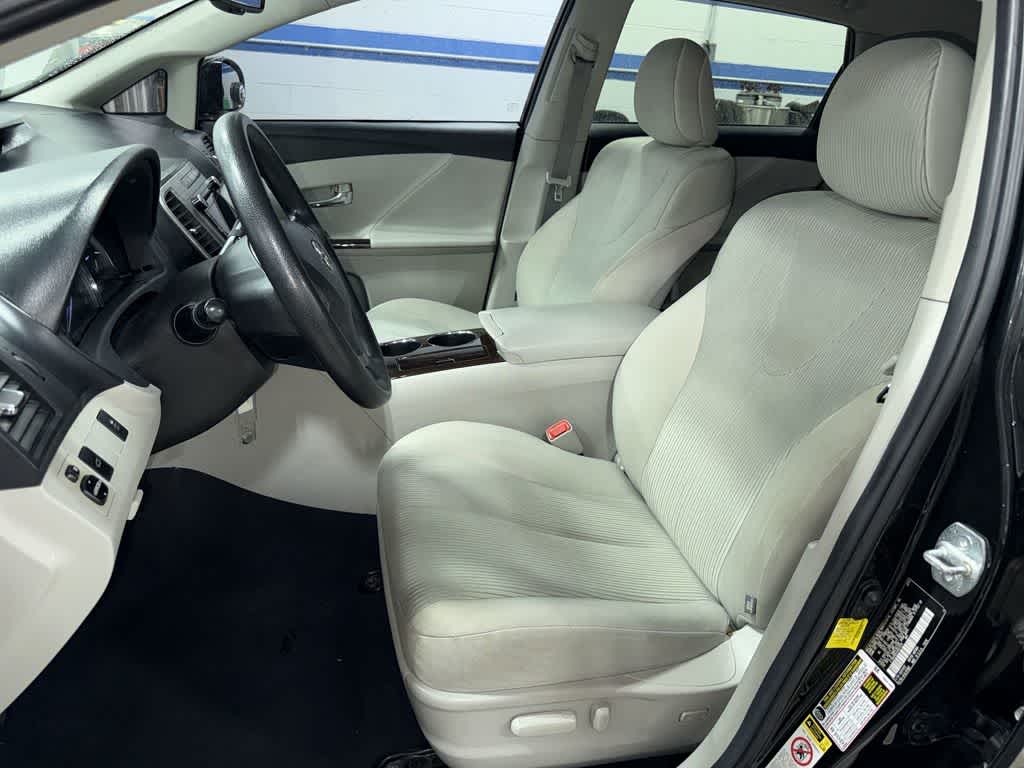 Toyota Venza LE 2012