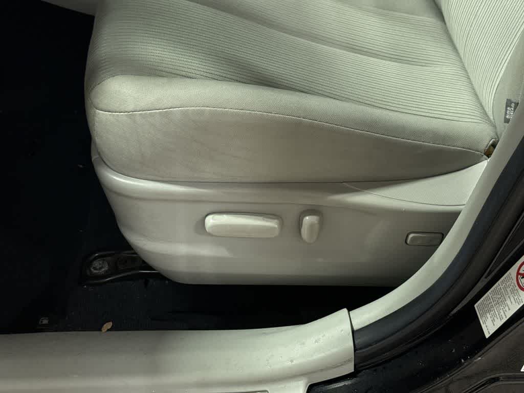 Toyota Venza LE 2012