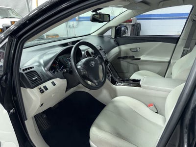 Toyota Venza LE 2012