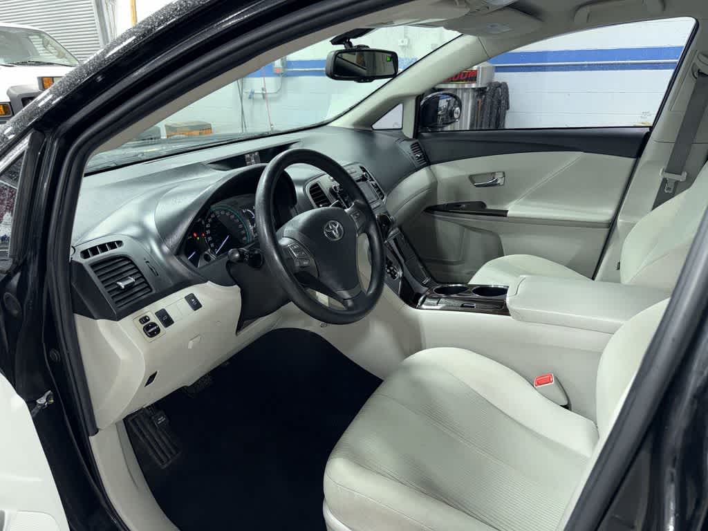 Toyota Venza LE 2012