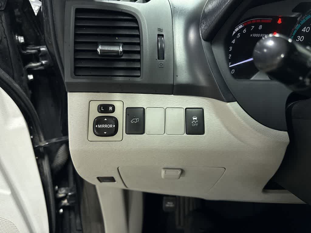 Toyota Venza LE 2012