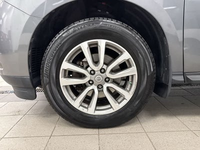 Nissan Pathfinder SV 2016