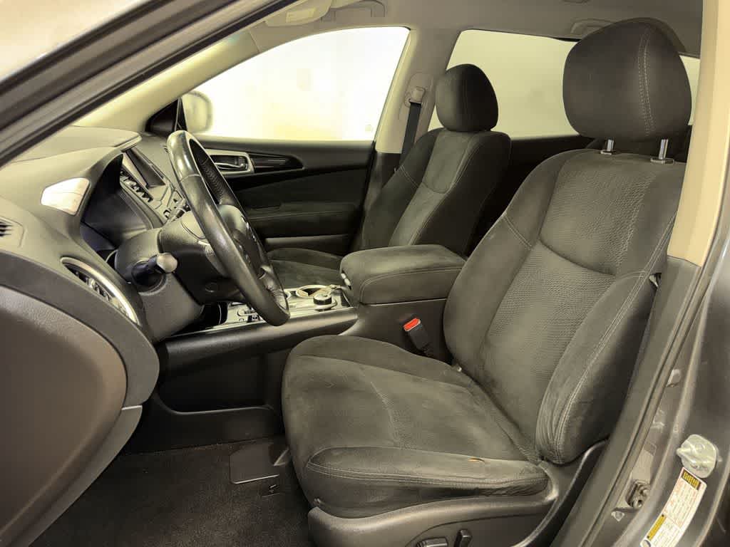 Nissan Pathfinder SV 2016