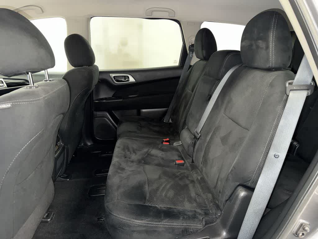 Nissan Pathfinder SV 2016