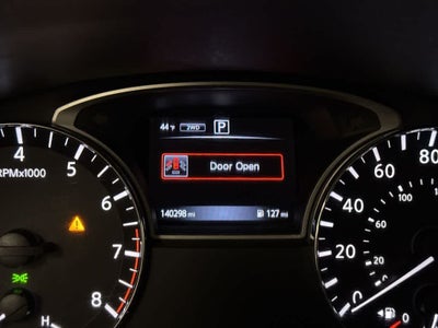 Nissan Pathfinder SV 2016