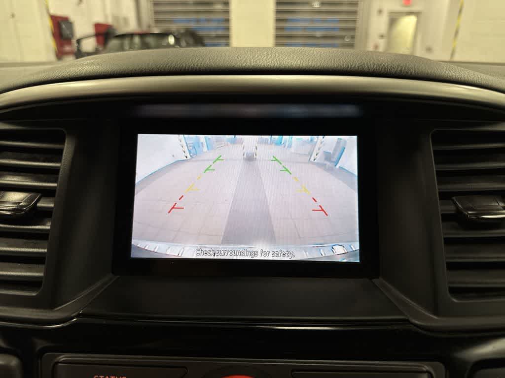 Nissan Pathfinder SV 2016