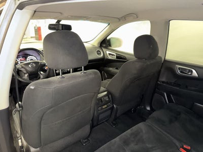 Nissan Pathfinder SV 2016