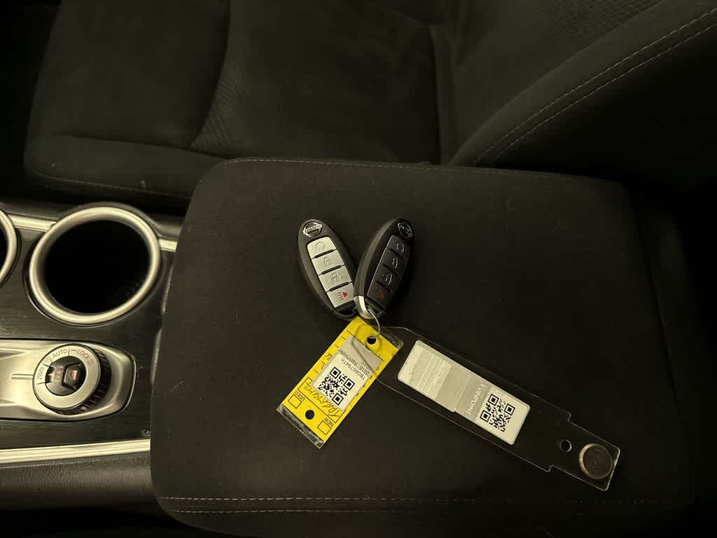 Nissan Pathfinder SV 2016