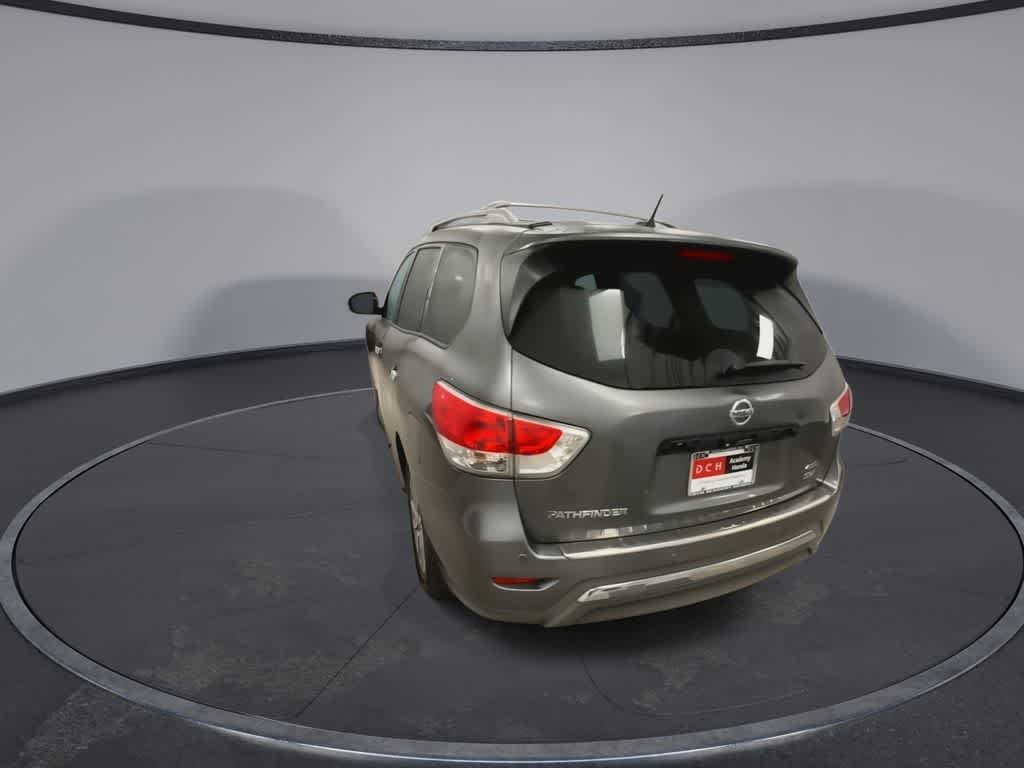 Nissan Pathfinder SV 2016