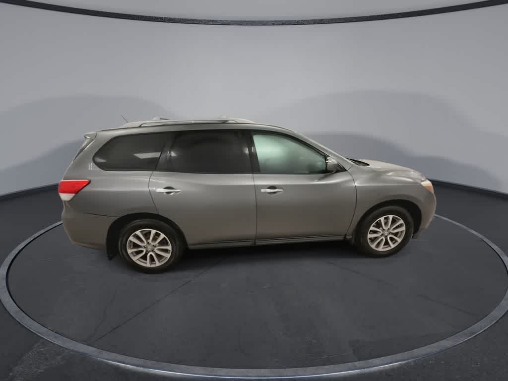 Nissan Pathfinder SV 2016