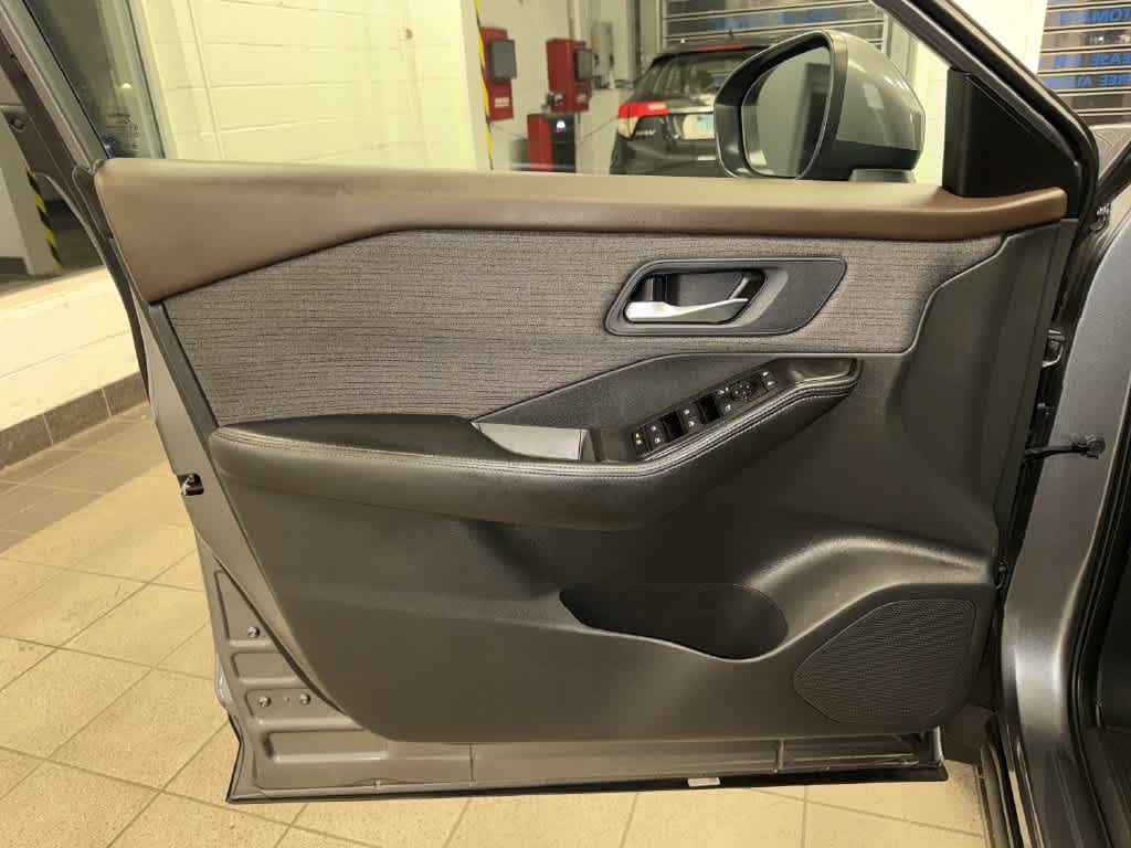 Nissan Rogue SV 2023