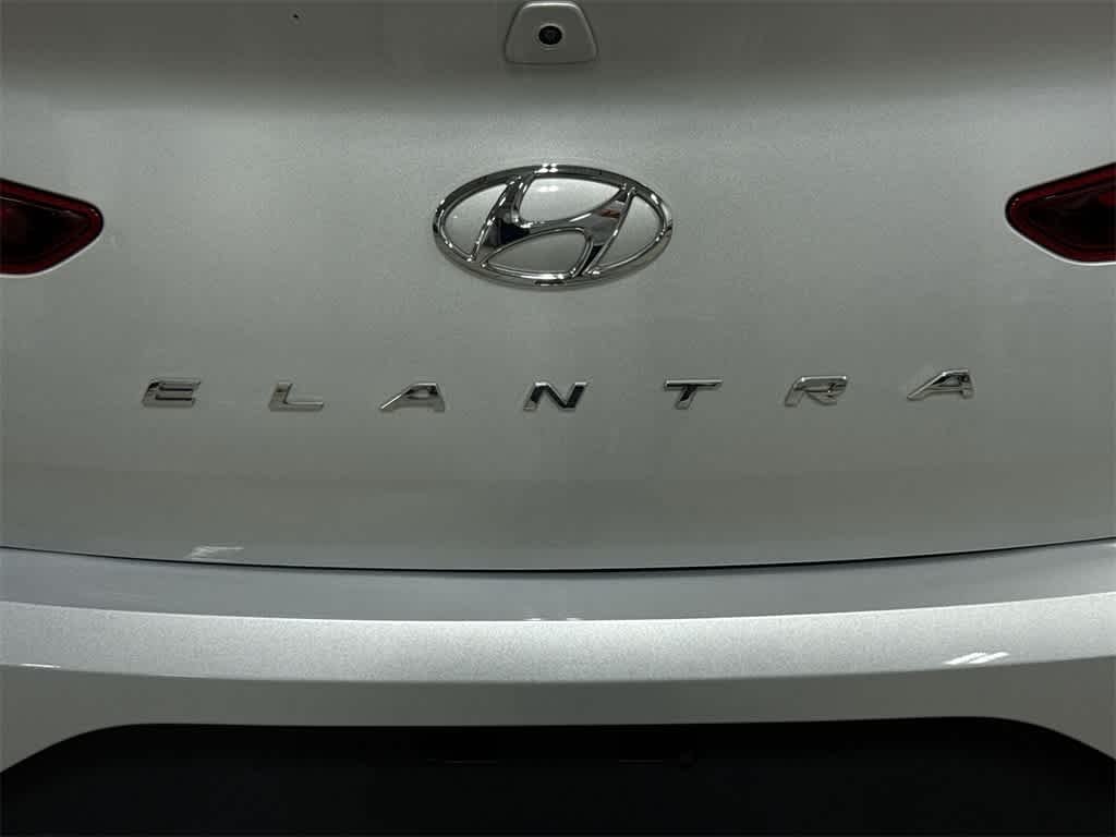 Hyundai Elantra SE 2020