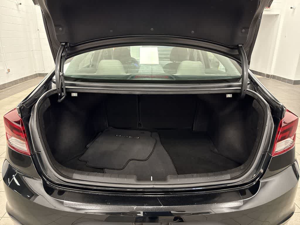 Hyundai Elantra SE 2020