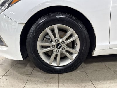 Hyundai Sonata 2.4L SE 2015