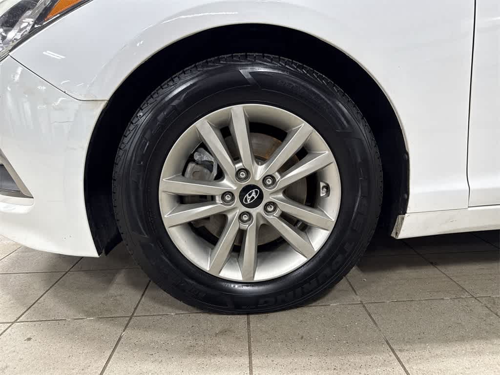 Hyundai Sonata 2.4L SE 2015