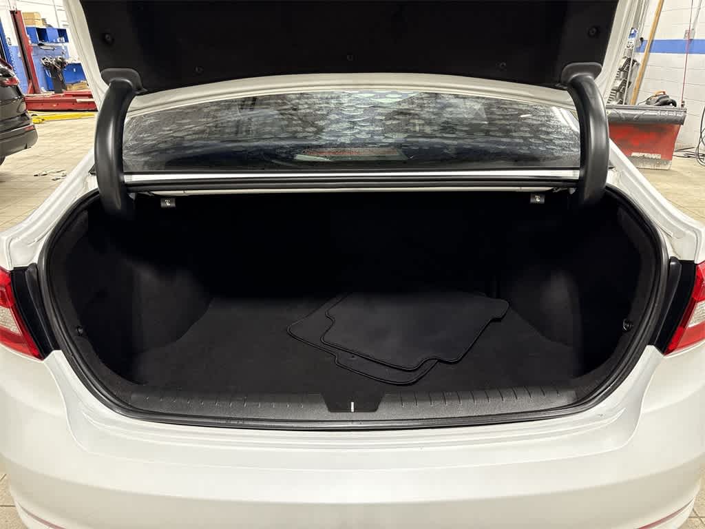 Hyundai Sonata 2.4L SE 2015