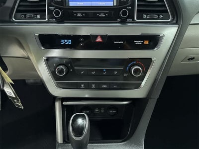 Hyundai Sonata 2.4L SE 2015