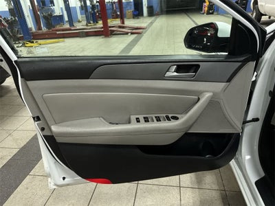 Hyundai Sonata 2.4L SE 2015