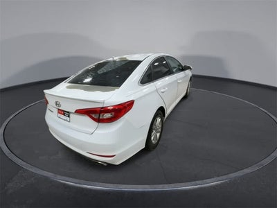 Hyundai Sonata 2.4L SE 2015