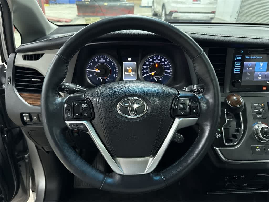 Toyota Sienna Limited Premium 2017