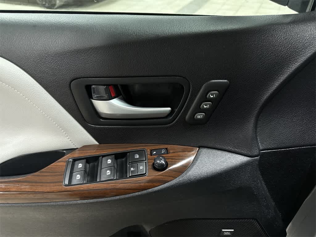 Toyota Sienna Limited Premium 2017