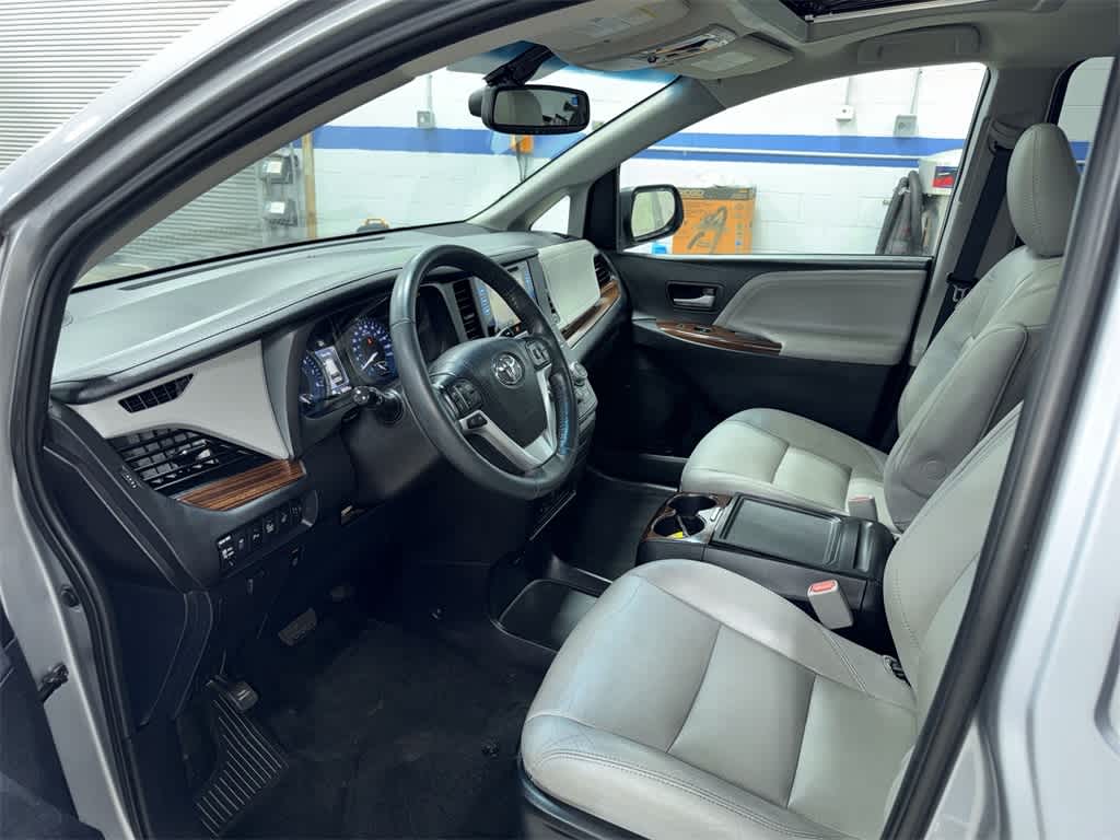 Toyota Sienna Limited Premium 2017
