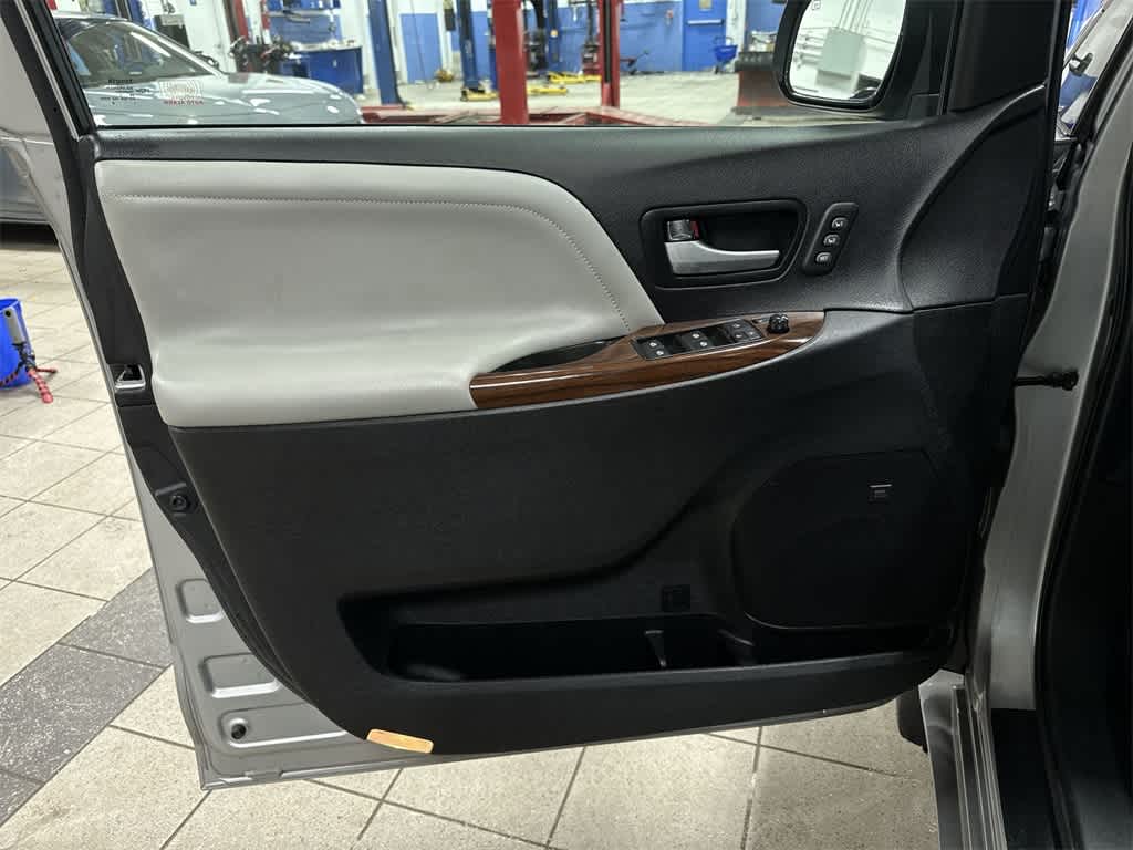 Toyota Sienna Limited Premium 2017