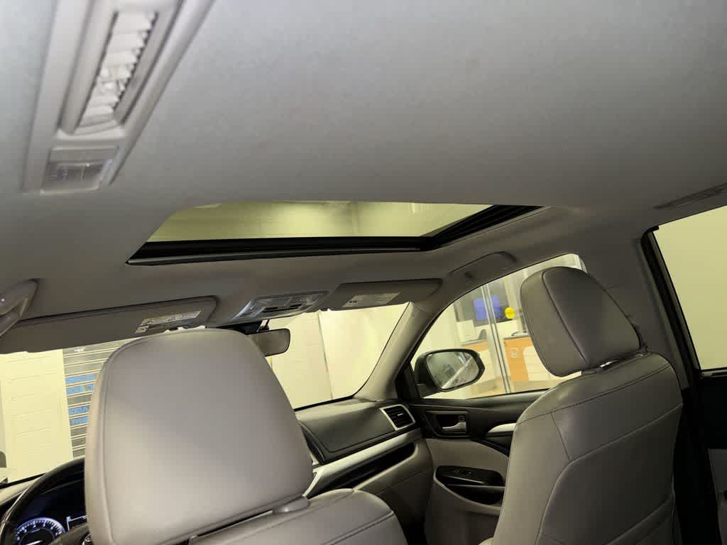 Toyota Highlander XLE 2017