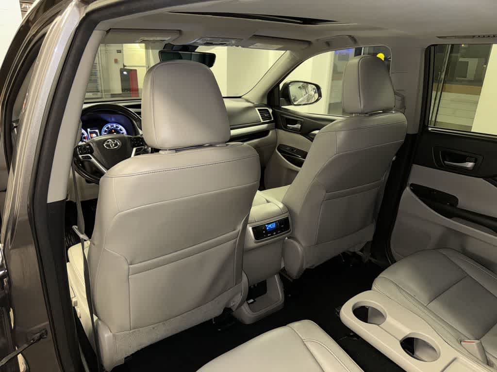 Toyota Highlander XLE 2017