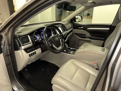 Toyota Highlander XLE 2017