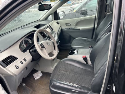 Toyota Sienna SE 2014