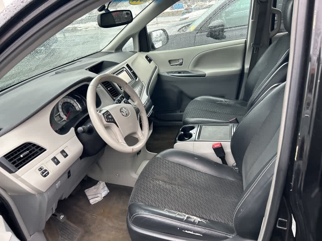 Toyota Sienna SE 2014