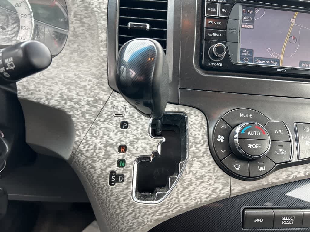 Toyota Sienna SE 2014