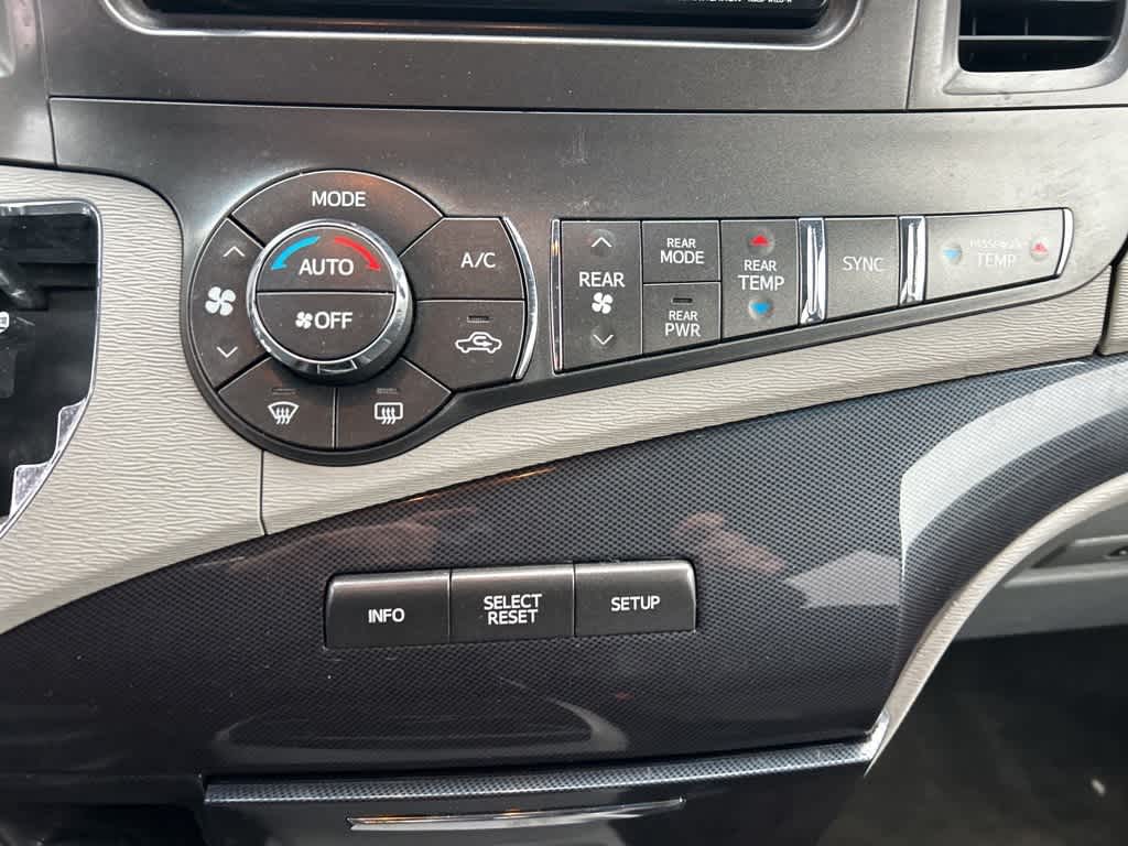 Toyota Sienna SE 2014