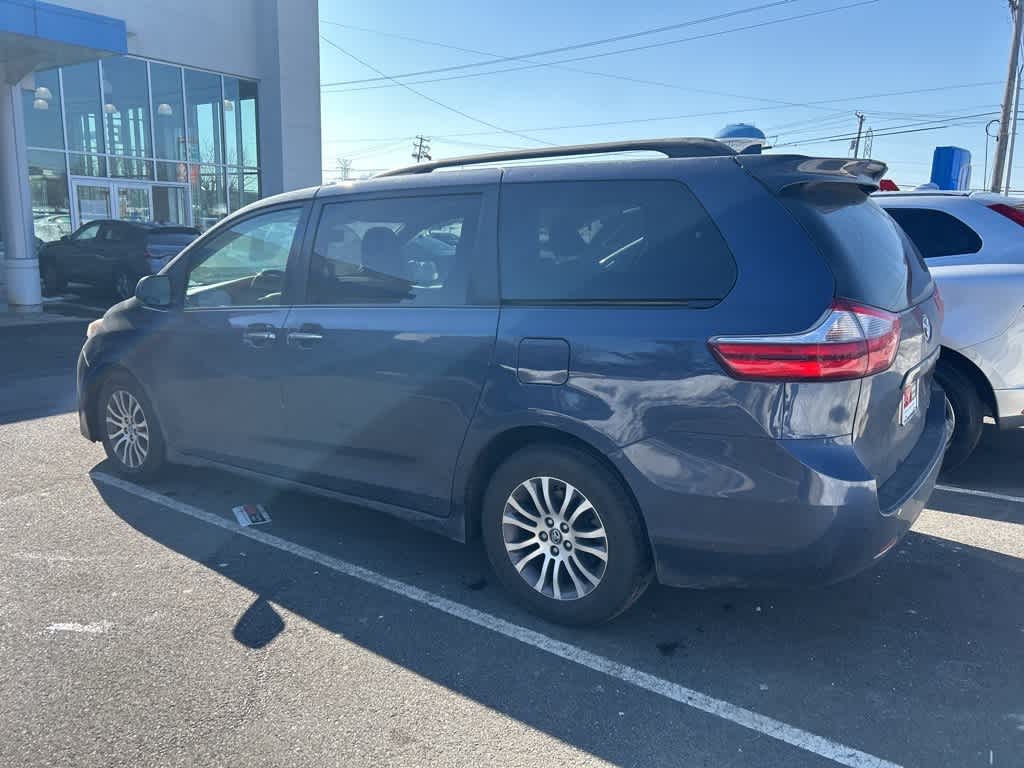 Toyota Sienna XLE 2020