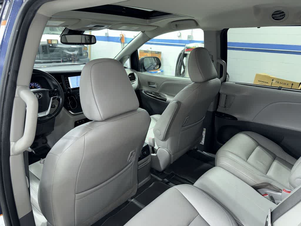 Toyota Sienna XLE 2020