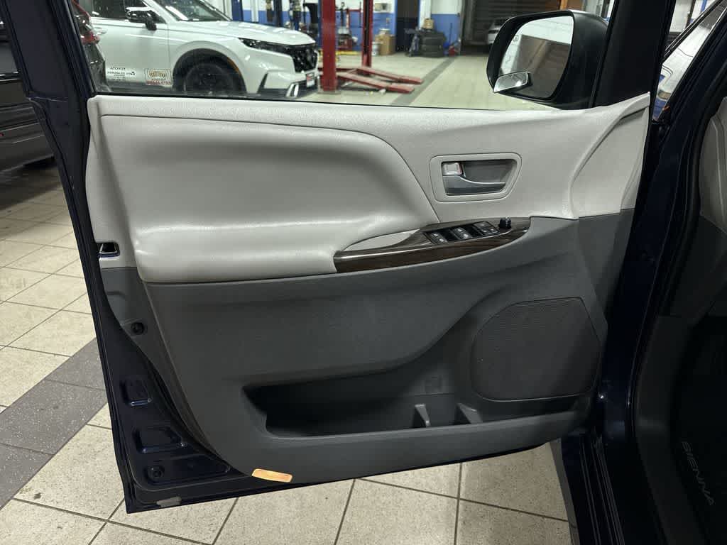 Toyota Sienna XLE 2020