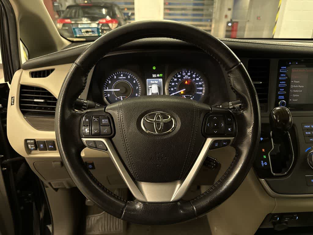 Toyota Sienna XLE 2020