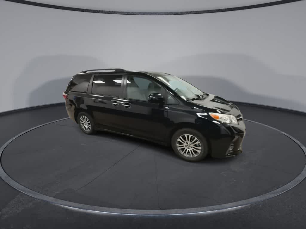 Toyota Sienna XLE 2020