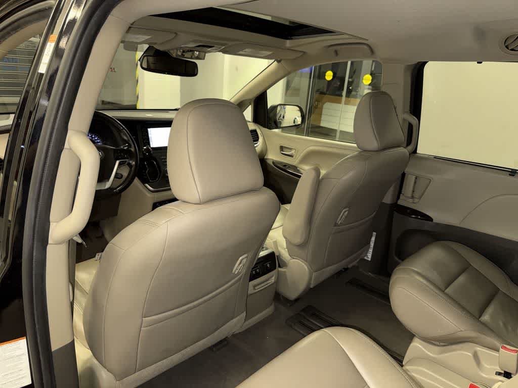 Toyota Sienna XLE 2020