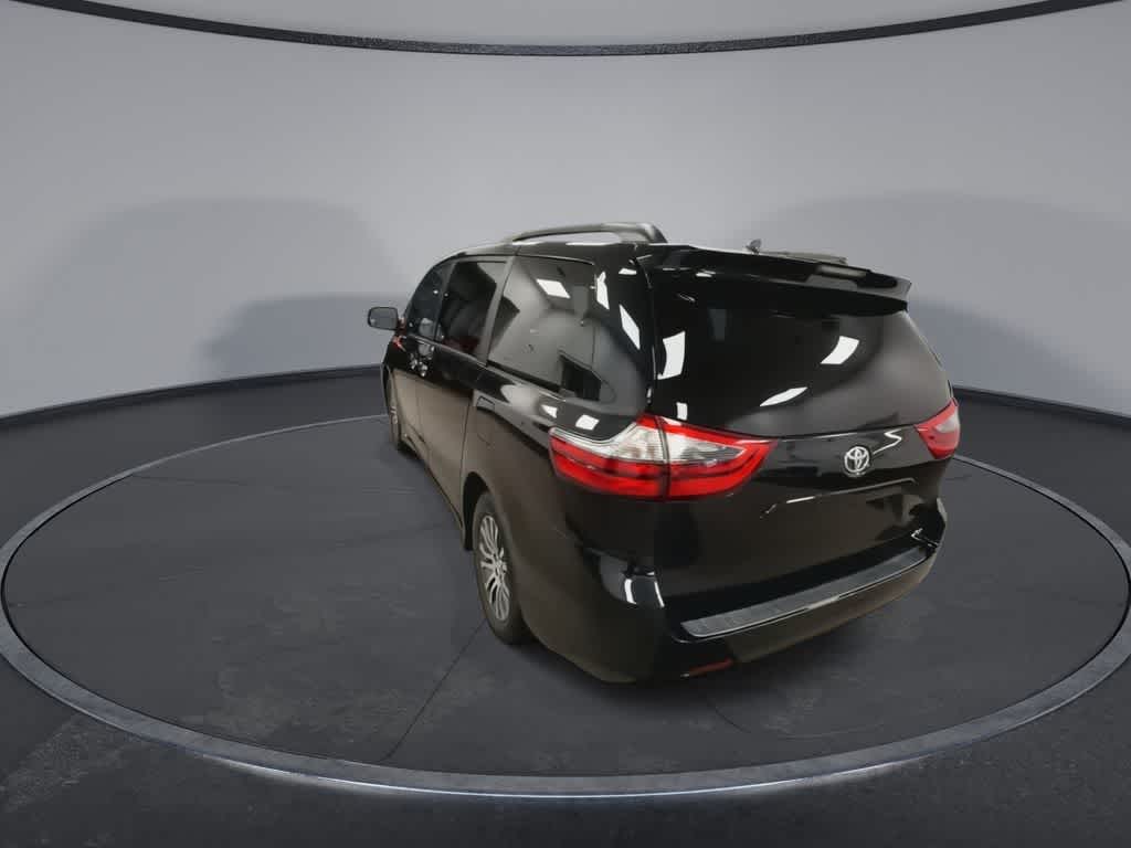 Toyota Sienna XLE 2020