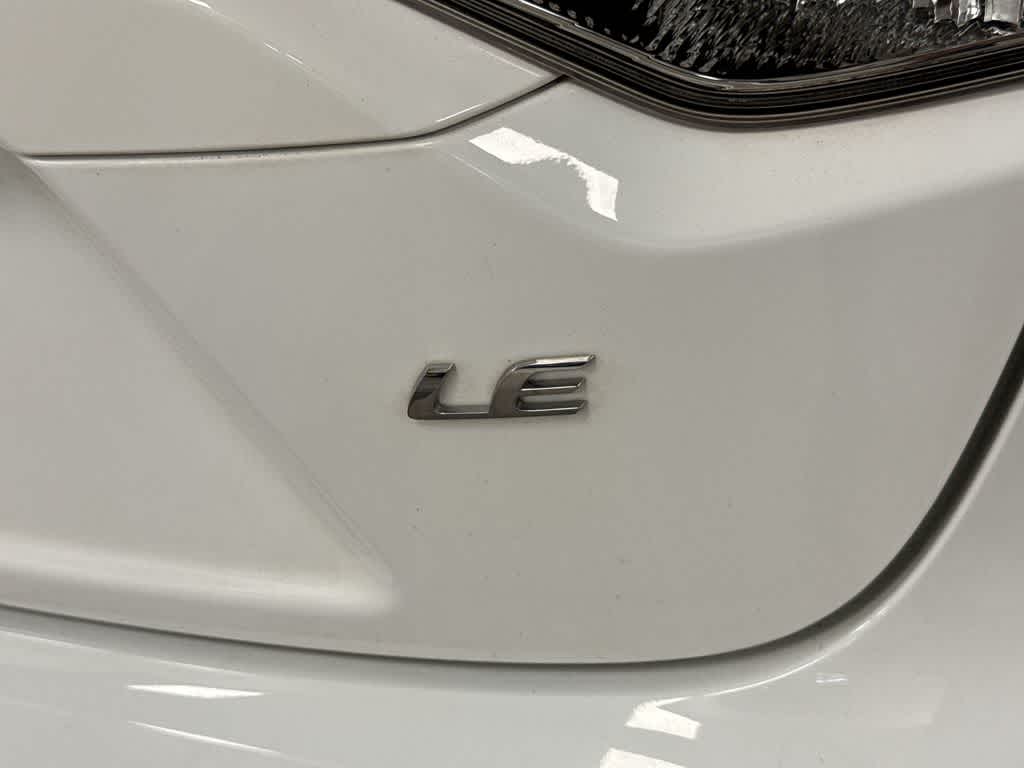 Toyota Corolla LE 2021