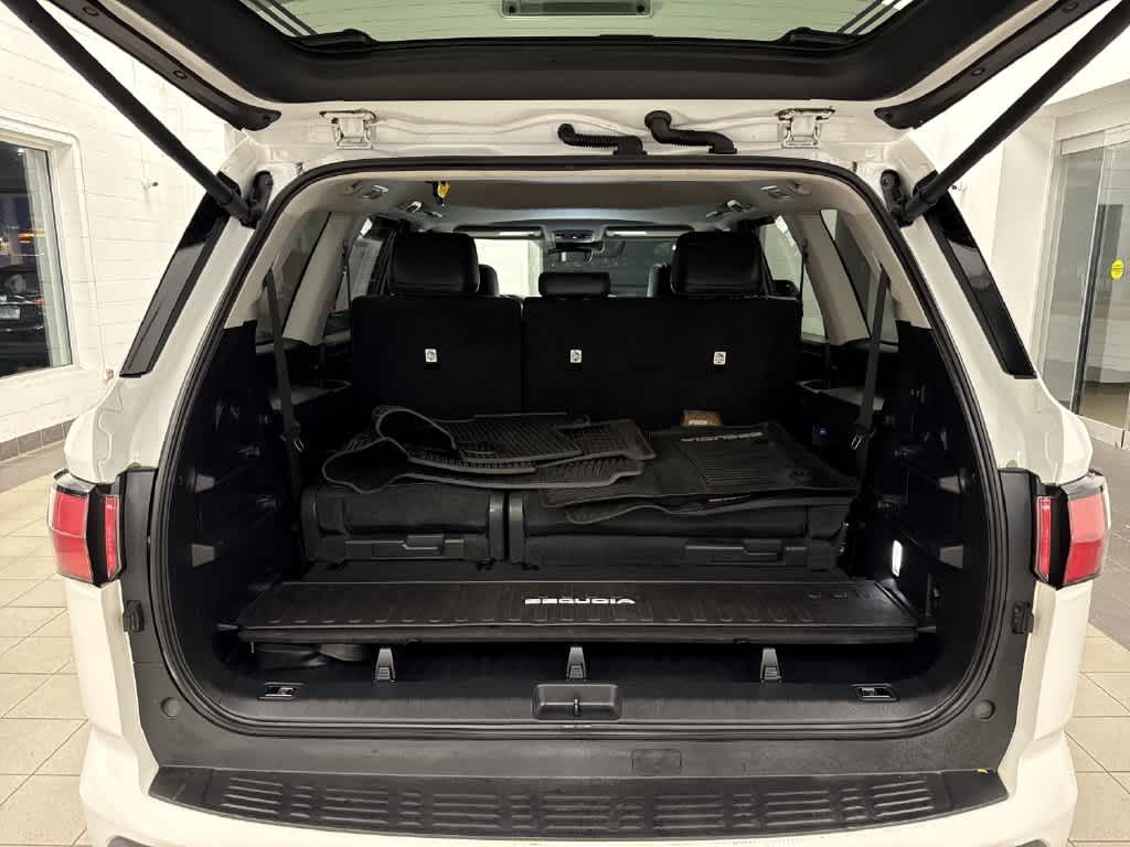 Toyota Sequoia SR5 2024