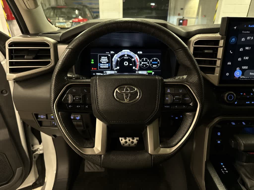 Toyota Sequoia SR5 2024