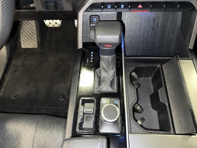 Toyota Sequoia SR5 2024