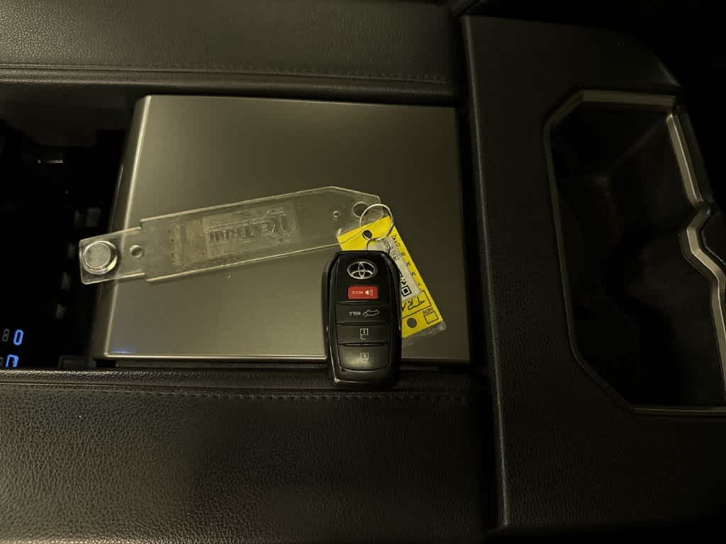 Toyota Sequoia SR5 2024