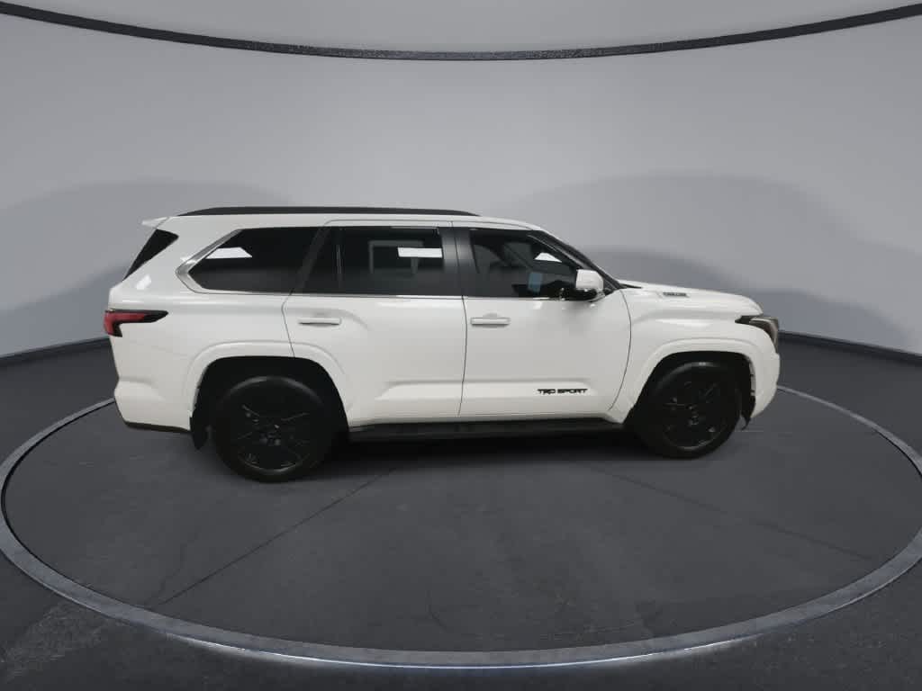 Toyota Sequoia SR5 2024