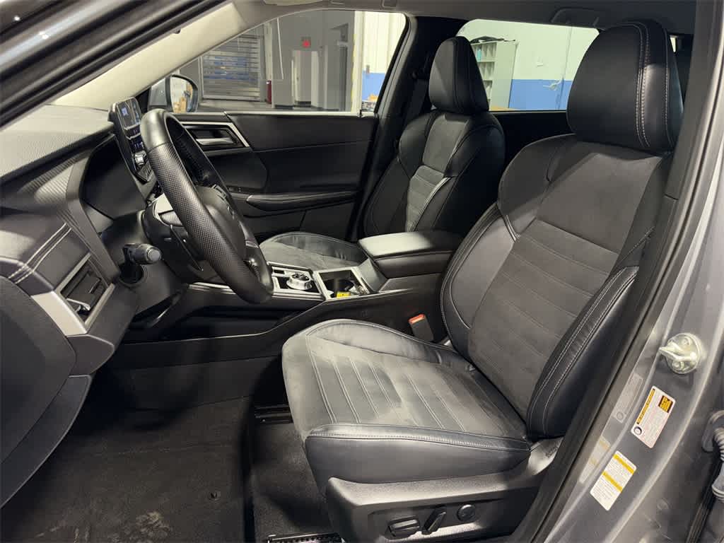 Mitsubishi Outlander SE 2023