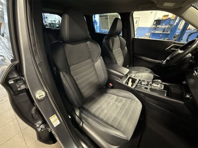 Mitsubishi Outlander SE 2023