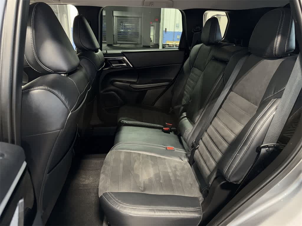 Mitsubishi Outlander SE 2023